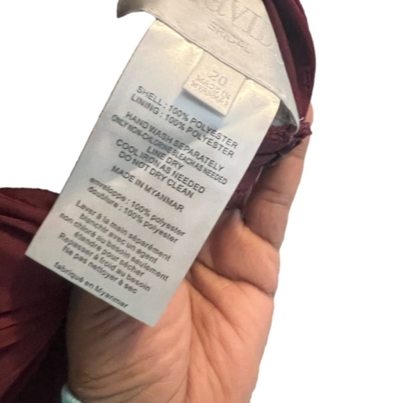 David’s Bridal - Size 20 Mesh‎ Long bridesmaid dress with crisscross back - Wine - Picture 5 of 5